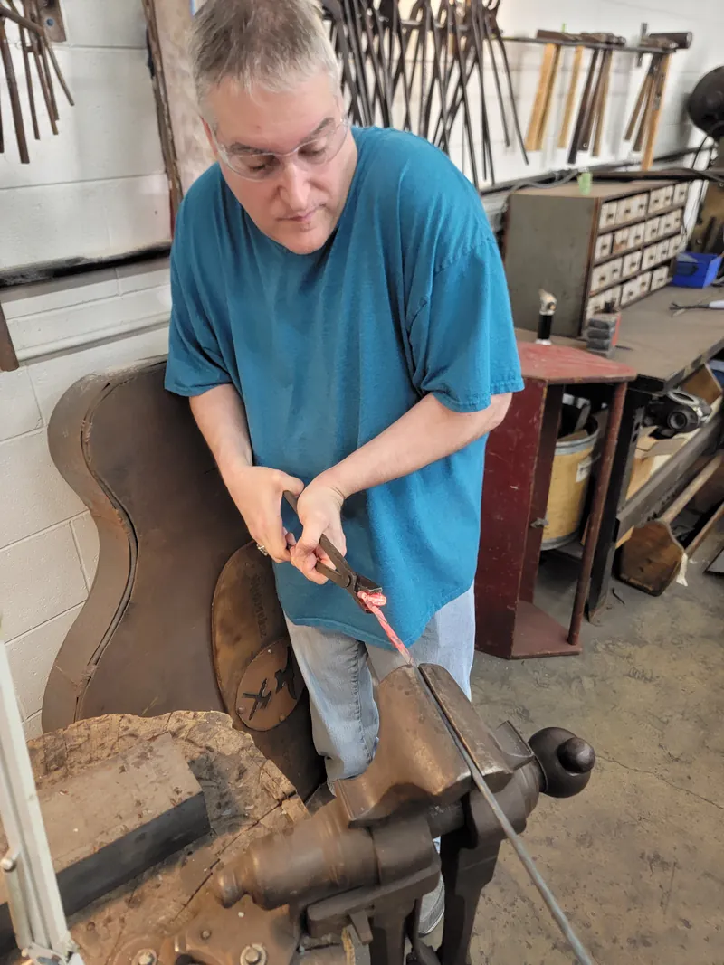 Damascus at the forge, photo 3